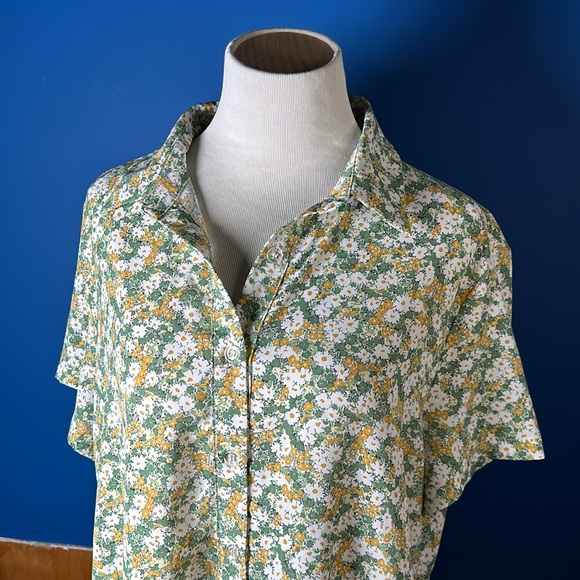 Women’s dress - Picture 2 of 8